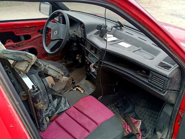 Красный Опель Кадет, объемом двигателя 1.6 л и пробегом 0 тыс. км за 300 $, фото 1 на Automoto.ua