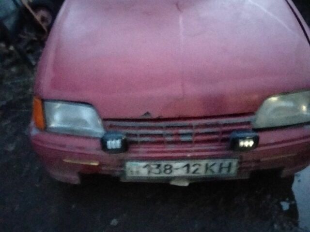 Красный Опель Кадет, объемом двигателя 1.4 л и пробегом 2 тыс. км за 1000 $, фото 5 на Automoto.ua