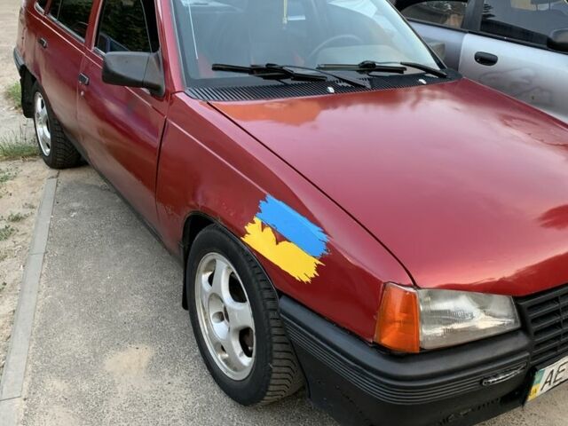 Красный Опель Кадет, объемом двигателя 0 л и пробегом 100 тыс. км за 673 $, фото 2 на Automoto.ua