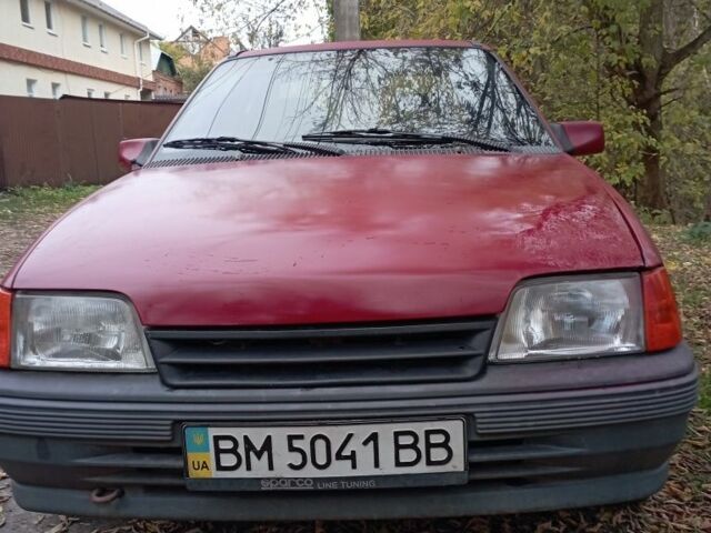Красный Опель Кадет, объемом двигателя 1.3 л и пробегом 280 тыс. км за 750 $, фото 1 на Automoto.ua