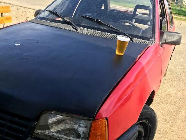 Червоний Опель Кадет, об'ємом двигуна 1.3 л та пробігом 689 тис. км за 900 $, фото 1 на Automoto.ua