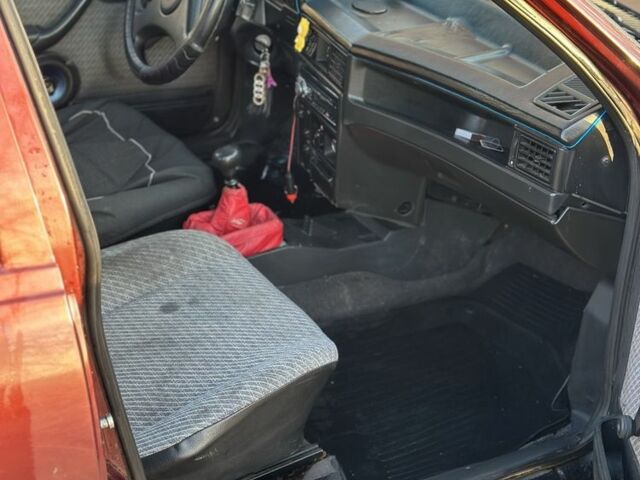 Красный Опель Кадет, объемом двигателя 1.4 л и пробегом 300 тыс. км за 786 $, фото 7 на Automoto.ua