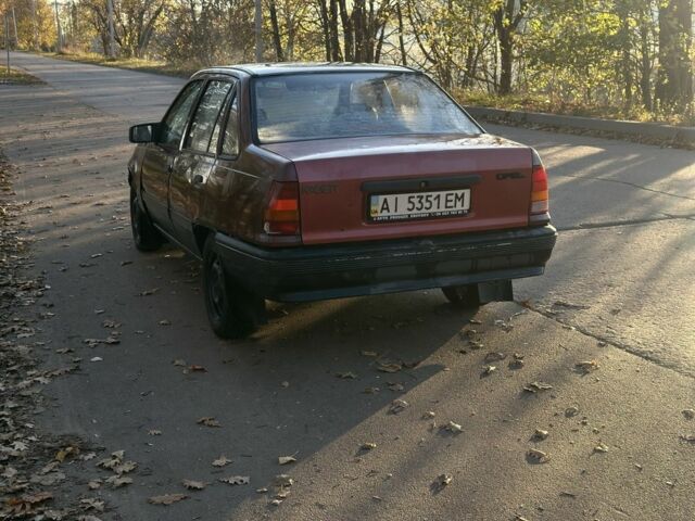 Красный Опель Кадет, объемом двигателя 1.4 л и пробегом 300 тыс. км за 786 $, фото 3 на Automoto.ua