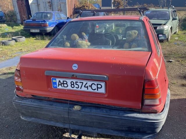 Красный Опель Кадет, объемом двигателя 1.3 л и пробегом 350 тыс. км за 400 $, фото 4 на Automoto.ua