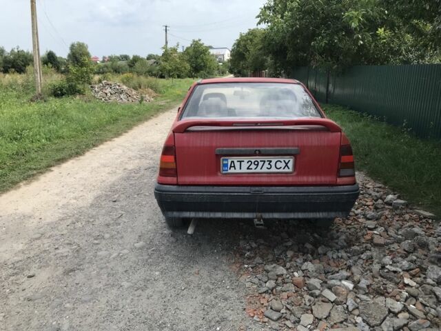 Красный Опель Кадет, объемом двигателя 1.4 л и пробегом 320 тыс. км за 950 $, фото 2 на Automoto.ua