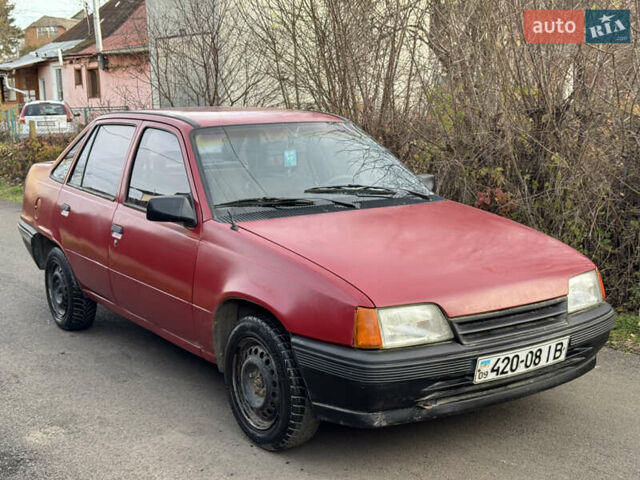 Красный Опель Кадет, объемом двигателя 1.4 л и пробегом 260 тыс. км за 240 $, фото 2 на Automoto.ua