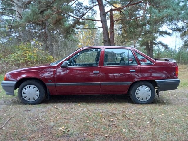 Красный Опель Кадет, объемом двигателя 1.6 л и пробегом 99 тыс. км за 1400 $, фото 4 на Automoto.ua