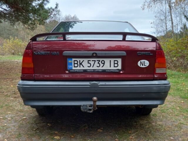 Красный Опель Кадет, объемом двигателя 1.6 л и пробегом 99 тыс. км за 1400 $, фото 6 на Automoto.ua