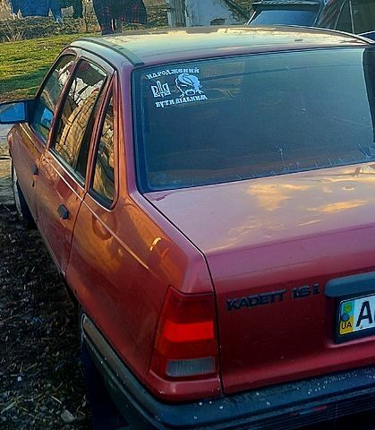 Красный Опель Кадет, объемом двигателя 1.6 л и пробегом 0 тыс. км за 700 $, фото 3 на Automoto.ua