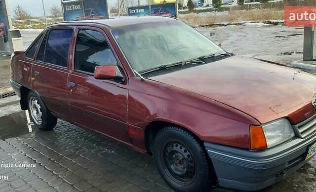 Красный Опель Кадет, объемом двигателя 1.4 л и пробегом 258 тыс. км за 1070 $, фото 1 на Automoto.ua