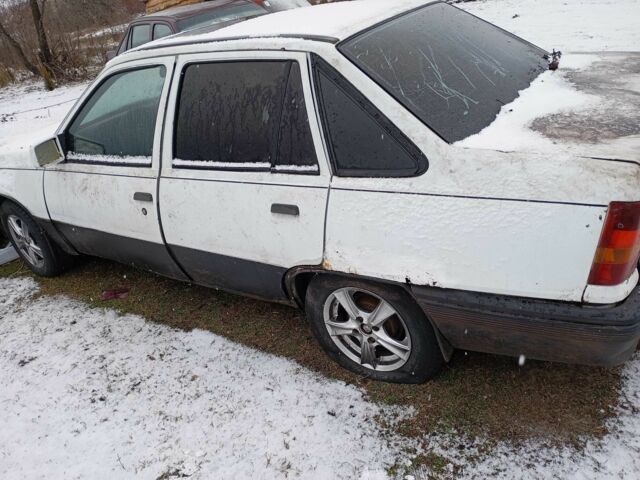 Красный Опель Кадет, объемом двигателя 1.6 л и пробегом 2 тыс. км за 600 $, фото 15 на Automoto.ua