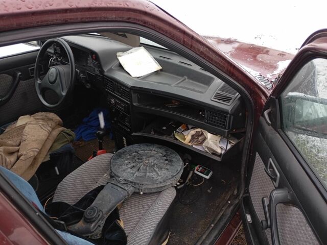 Красный Опель Кадет, объемом двигателя 1.6 л и пробегом 2 тыс. км за 600 $, фото 10 на Automoto.ua