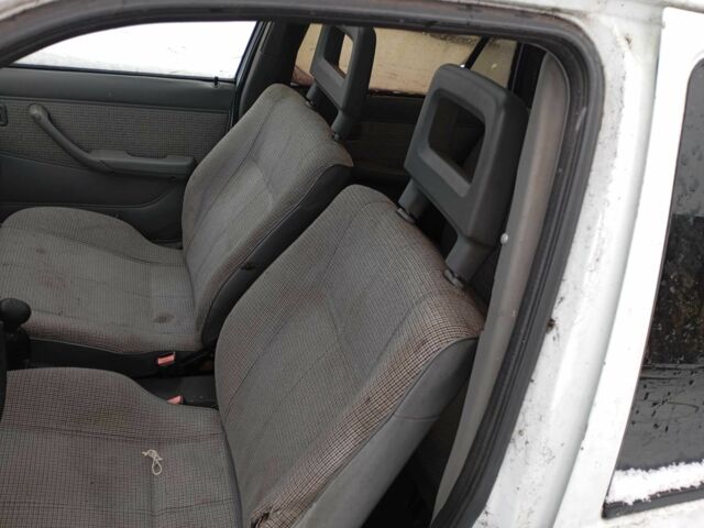 Красный Опель Кадет, объемом двигателя 1.6 л и пробегом 2 тыс. км за 600 $, фото 13 на Automoto.ua