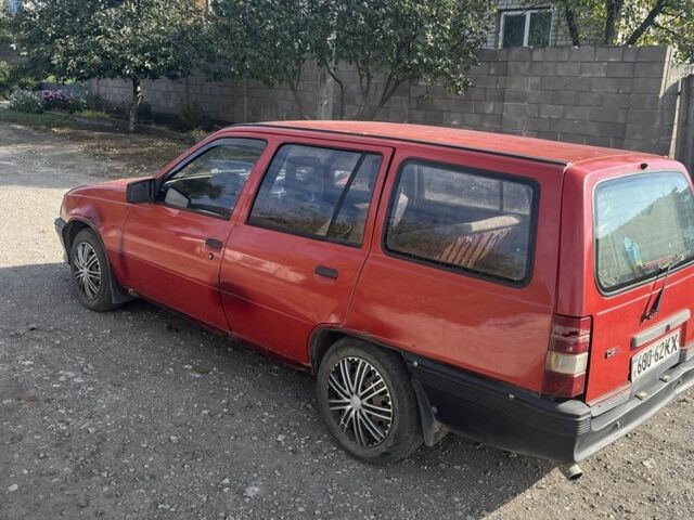 Красный Опель Кадет, объемом двигателя 1.4 л и пробегом 88 тыс. км за 465 $, фото 3 на Automoto.ua