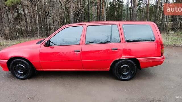 Красный Опель Кадет, объемом двигателя 1.3 л и пробегом 54 тыс. км за 1700 $, фото 7 на Automoto.ua