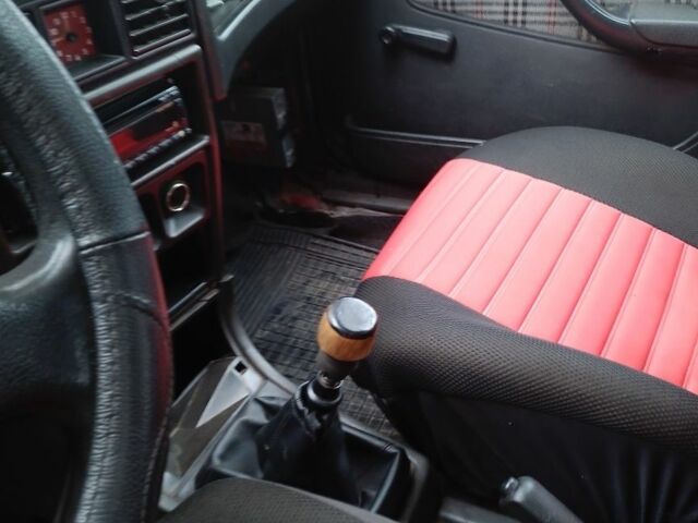 Красный Опель Кадет, объемом двигателя 1 л и пробегом 1000 тыс. км за 400 $, фото 7 на Automoto.ua