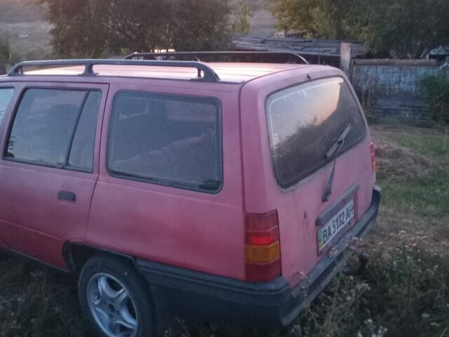 Красный Опель Кадет, объемом двигателя 1.3 л и пробегом 1000 тыс. км за 639 $, фото 1 на Automoto.ua