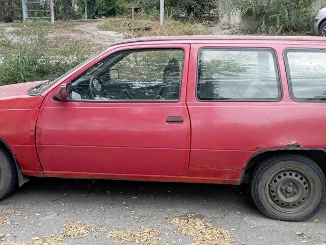 Опель Кадет 1988 в Днепре (Днепропетровске) на Automoto.ua Красный Опель Кадет, объемом двигателя 1.3 л и пробегом 200 тыс. км за 1069 $, фото 1 на Automoto.ua