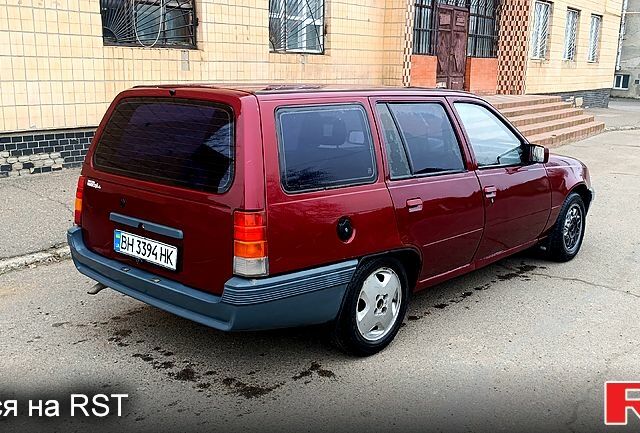 Красный Опель Кадет, объемом двигателя 1.6 л и пробегом 0 тыс. км за 1350 $, фото 2 на Automoto.ua