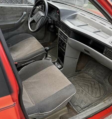 Червоний Опель Кадет, об'ємом двигуна 1.3 л та пробігом 86 тис. км за 1200 $, фото 4 на Automoto.ua