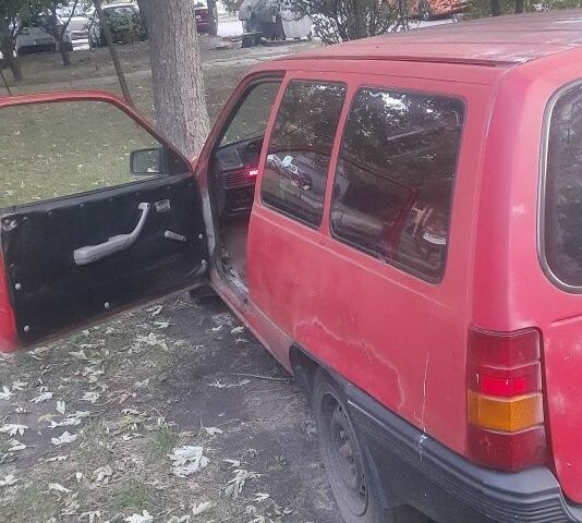 Червоний Опель Кадет, об'ємом двигуна 0 л та пробігом 100 тис. км за 385 $, фото 4 на Automoto.ua