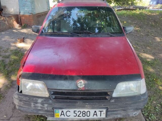 Красный Опель Кадет, объемом двигателя 1.4 л и пробегом 10 тыс. км за 500 $, фото 6 на Automoto.ua