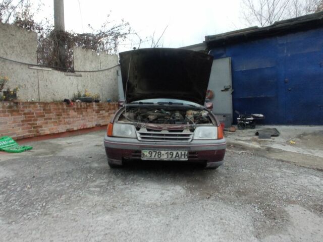 Красный Опель Кадет, объемом двигателя 0 л и пробегом 123 тыс. км за 400 $, фото 6 на Automoto.ua