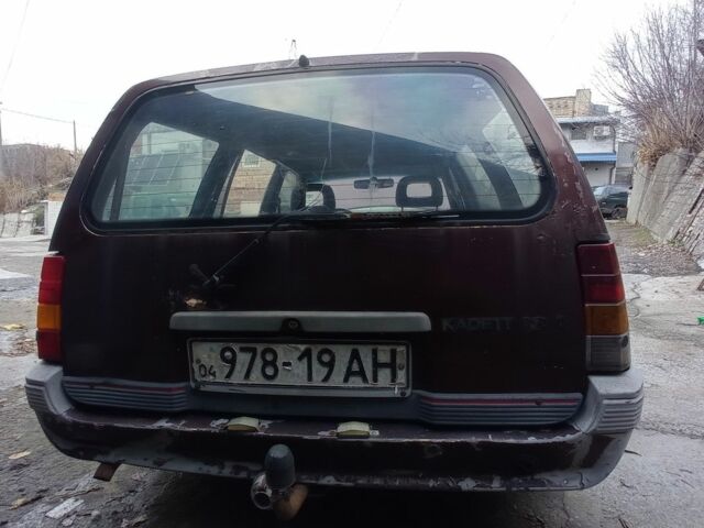 Красный Опель Кадет, объемом двигателя 0 л и пробегом 123 тыс. км за 400 $, фото 5 на Automoto.ua