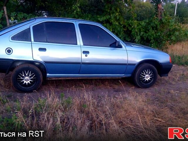 Опель Кадет, объемом двигателя 1.3 л и пробегом 150 тыс. км за 1150 $, фото 4 на Automoto.ua