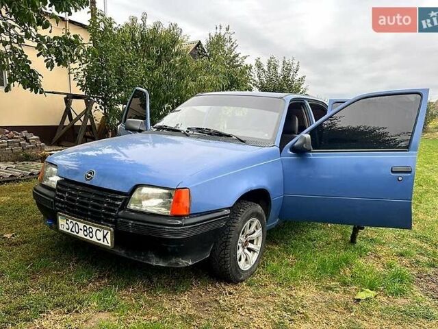 Опель Кадет, объемом двигателя 1.3 л и пробегом 30 тыс. км за 1600 $, фото 3 на Automoto.ua