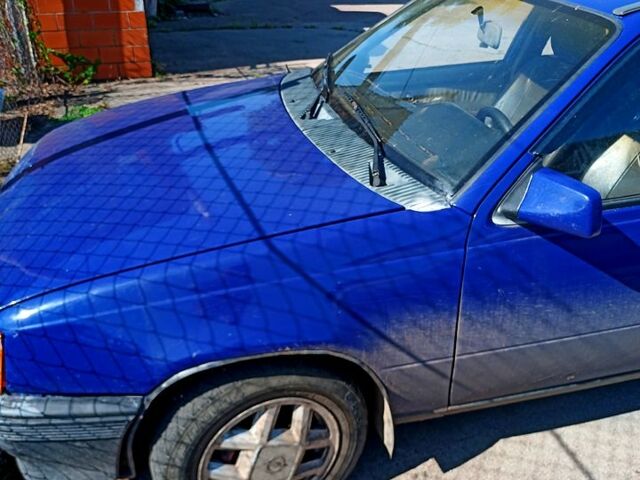 Опель Кадет, объемом двигателя 1.6 л и пробегом 300 тыс. км за 500 $, фото 3 на Automoto.ua