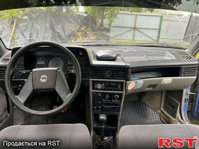 Опель Кадет, объемом двигателя 1.3 л и пробегом 30 тыс. км за 1600 $, фото 5 на Automoto.ua