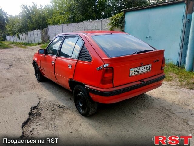 Опель Кадет, объемом двигателя 1.6 л и пробегом 0 тыс. км за 450 $, фото 2 на Automoto.ua