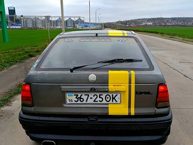 Опель Кадет, объемом двигателя 1.5 л и пробегом 200 тыс. км за 1100 $, фото 6 на Automoto.ua