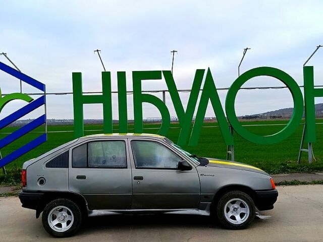 Опель Кадет, объемом двигателя 1.5 л и пробегом 200 тыс. км за 1100 $, фото 3 на Automoto.ua