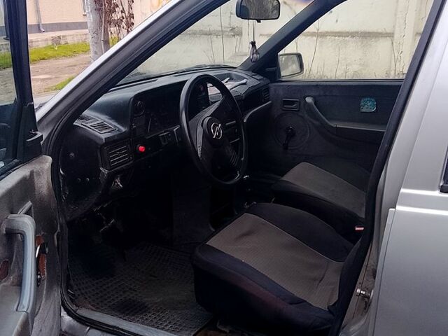 Опель Кадет, объемом двигателя 1.8 л и пробегом 0 тыс. км за 1200 $, фото 4 на Automoto.ua