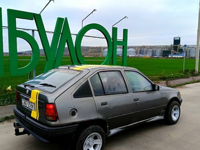 Опель Кадет, объемом двигателя 1.5 л и пробегом 200 тыс. км за 1100 $, фото 5 на Automoto.ua