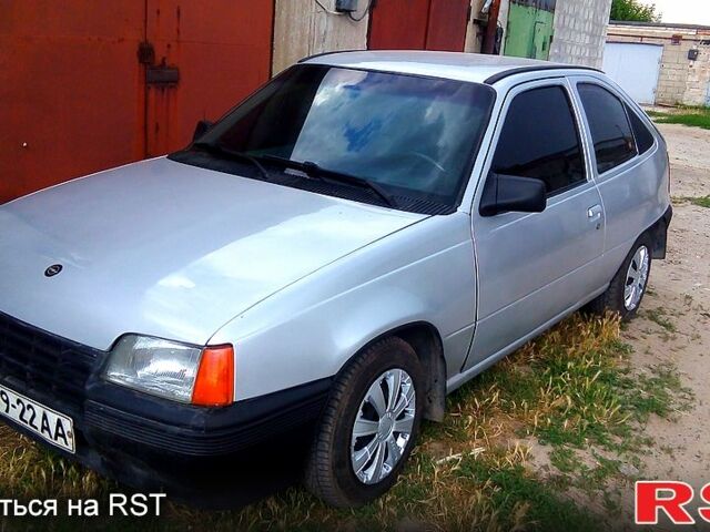 Опель Кадет, объемом двигателя 1.7 л и пробегом 150 тыс. км за 1100 $, фото 2 на Automoto.ua