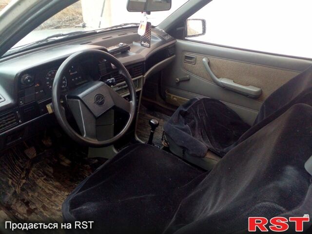 Опель Кадет, объемом двигателя 13 л и пробегом 250 тыс. км за 1330 $, фото 7 на Automoto.ua