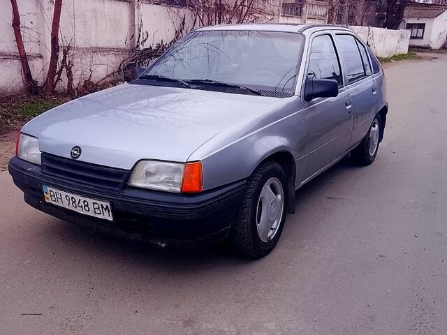 Опель Кадет, объемом двигателя 1.8 л и пробегом 0 тыс. км за 1200 $, фото 1 на Automoto.ua
