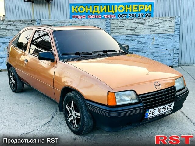 Опель Кадет, объемом двигателя 1.3 л и пробегом 180 тыс. км за 1350 $, фото 2 на Automoto.ua