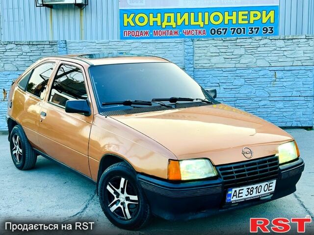 Опель Кадет, объемом двигателя 1.3 л и пробегом 180 тыс. км за 1350 $, фото 3 на Automoto.ua