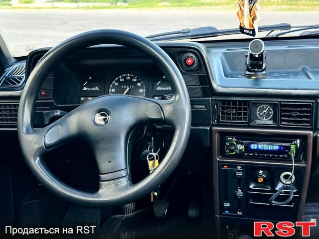 Опель Кадет, объемом двигателя 1.3 л и пробегом 180 тыс. км за 1350 $, фото 8 на Automoto.ua