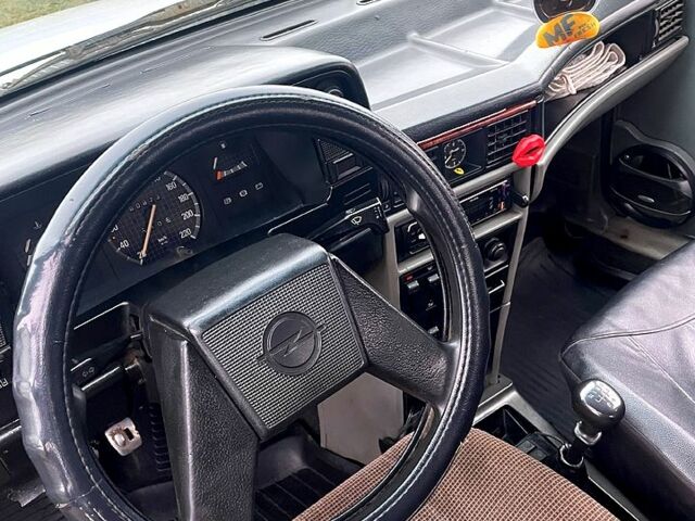 Опель Кадет, объемом двигателя 1.3 л и пробегом 0 тыс. км за 830 $, фото 4 на Automoto.ua