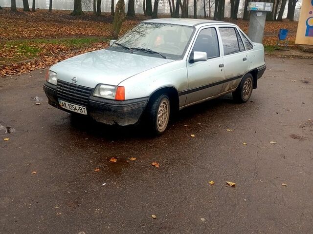 Опель Кадет, объемом двигателя 1.3 л и пробегом 500 тыс. км за 600 $, фото 3 на Automoto.ua