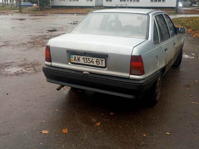 Опель Кадет, объемом двигателя 1.3 л и пробегом 500 тыс. км за 600 $, фото 2 на Automoto.ua