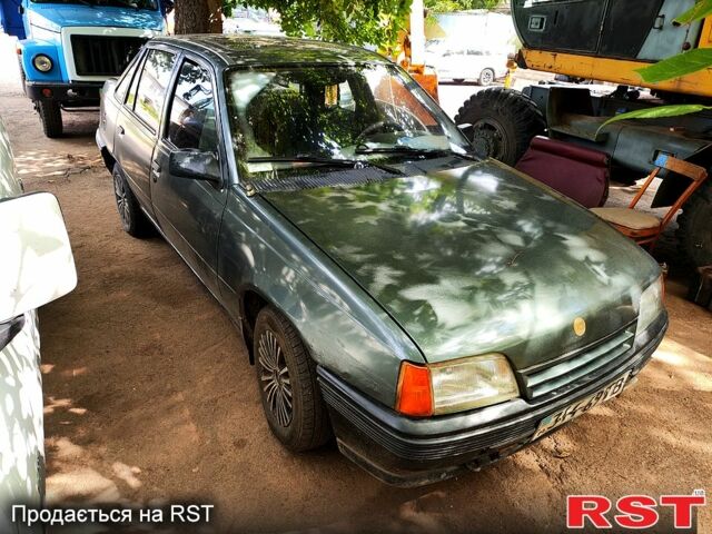 Опель Кадет, объемом двигателя 1.3 л и пробегом 888 тыс. км за 1100 $, фото 3 на Automoto.ua