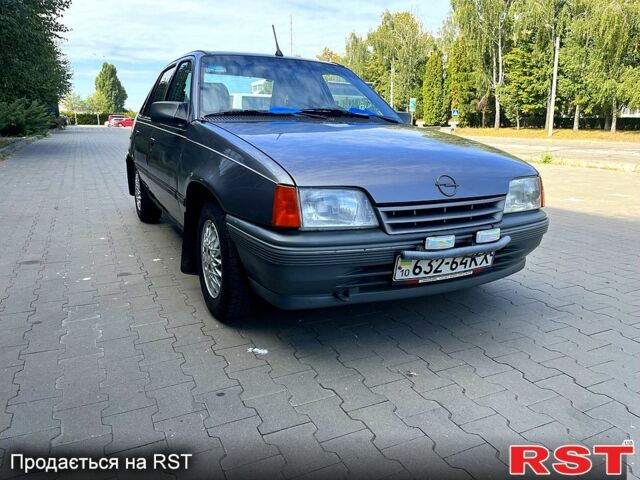 Опель Кадет, объемом двигателя 1.3 л и пробегом 107 тыс. км за 2900 $, фото 2 на Automoto.ua