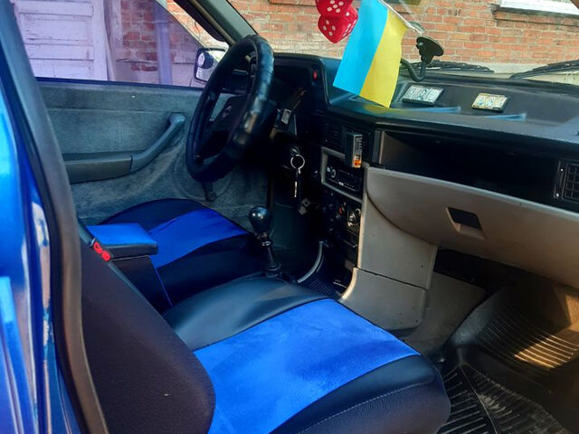 Опель Кадет, объемом двигателя 1.6 л и пробегом 0 тыс. км за 1100 $, фото 2 на Automoto.ua