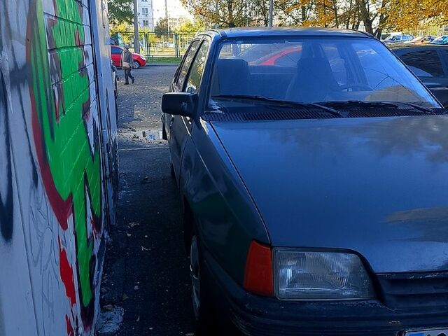 Опель Кадет, объемом двигателя 1.5 л и пробегом 200 тыс. км за 750 $, фото 4 на Automoto.ua